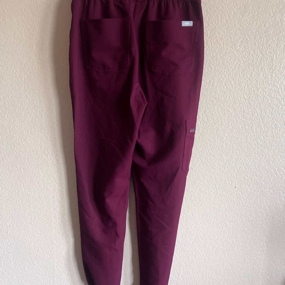 Figs Maroon Jogger Pants with Gray Drawstring Technical Collection Zamora - Picture 3 of 6